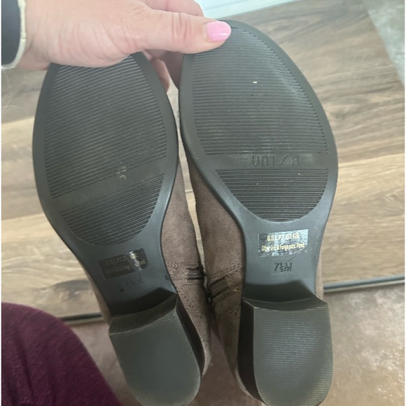 NWOT Unisa Boots Womens 7.5 Piera Ankle Booties Heels Buckle Side Zipper Brown - Picture 5 of 5